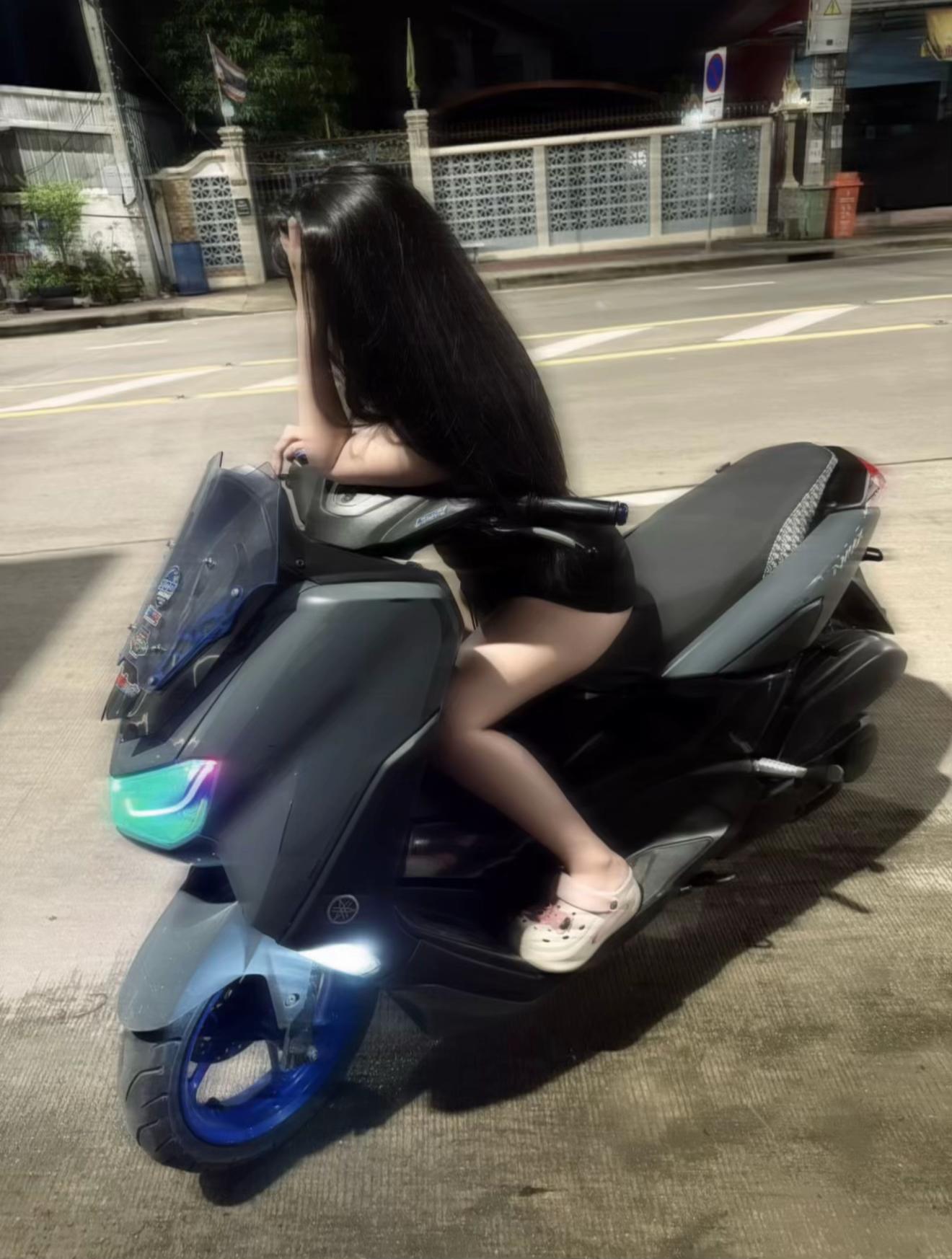 @โมจิ โมจิ