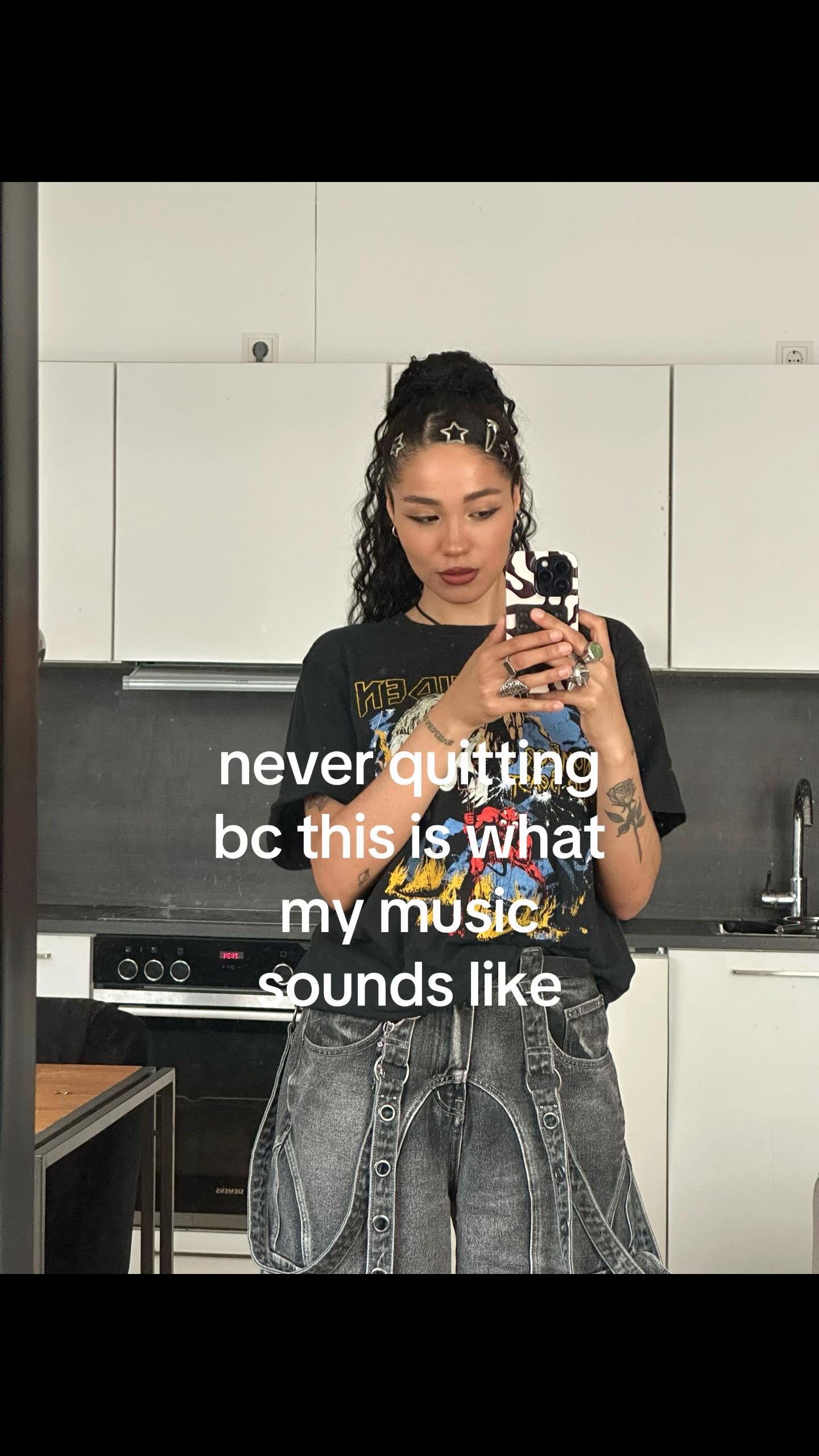 @Cloudy June