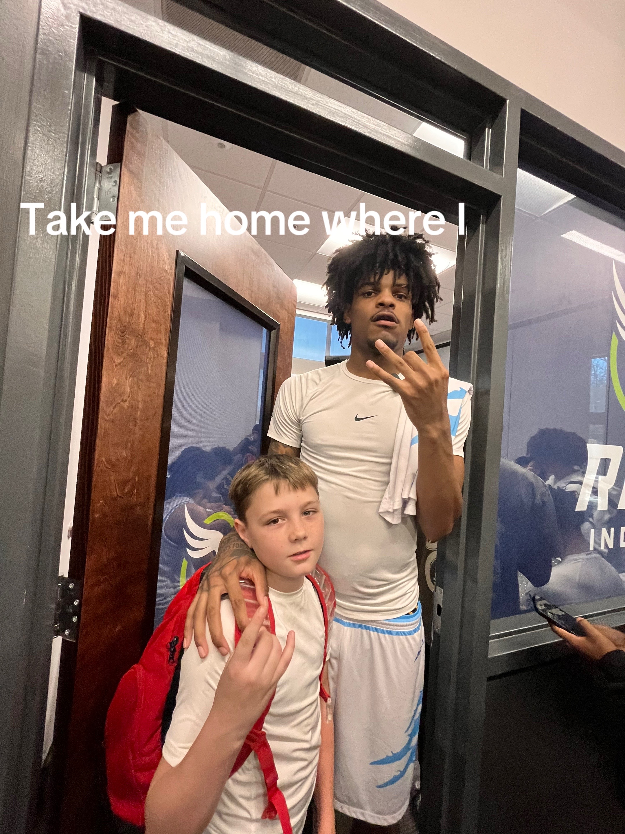 @🎭