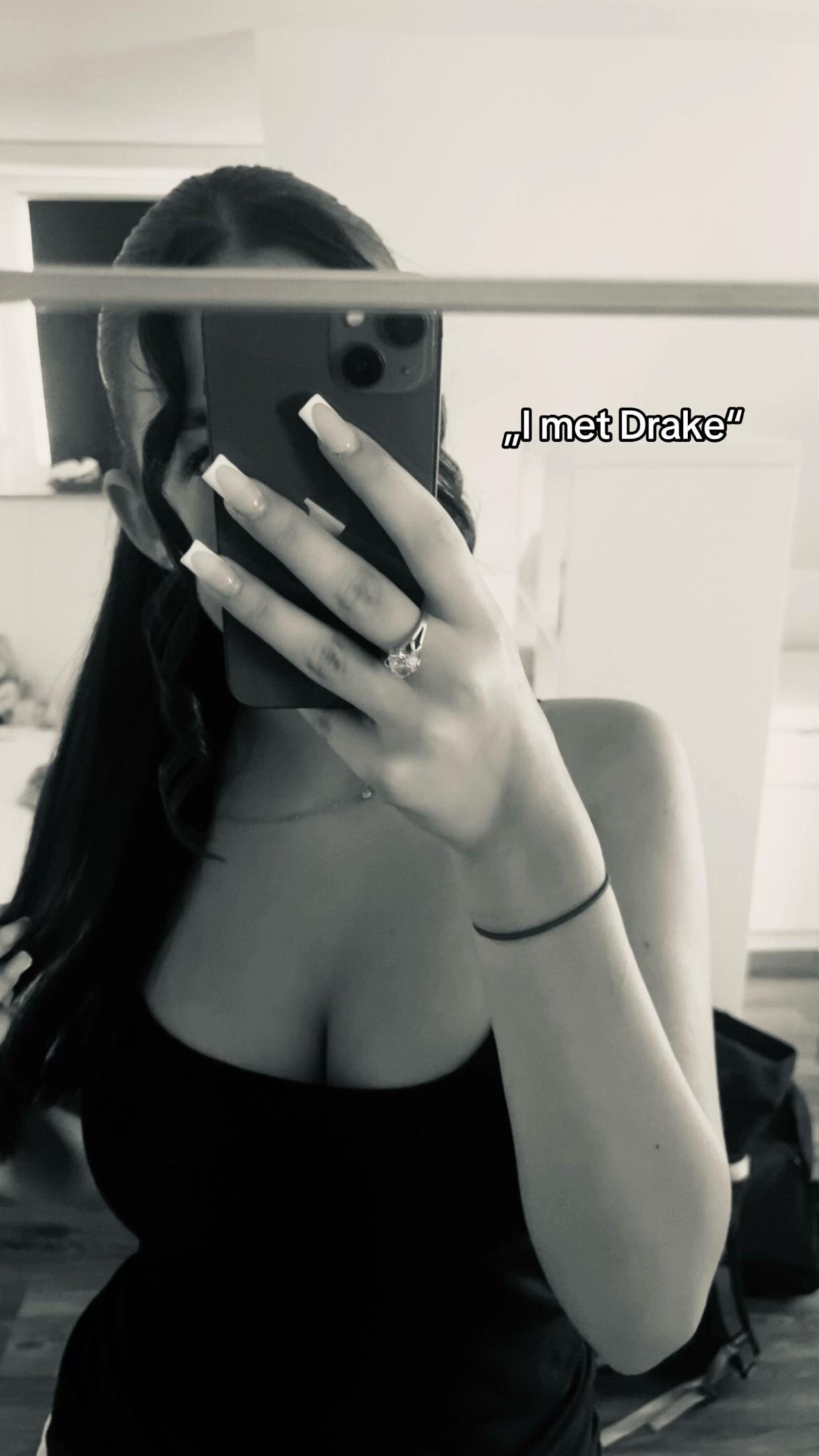 @ꨄ