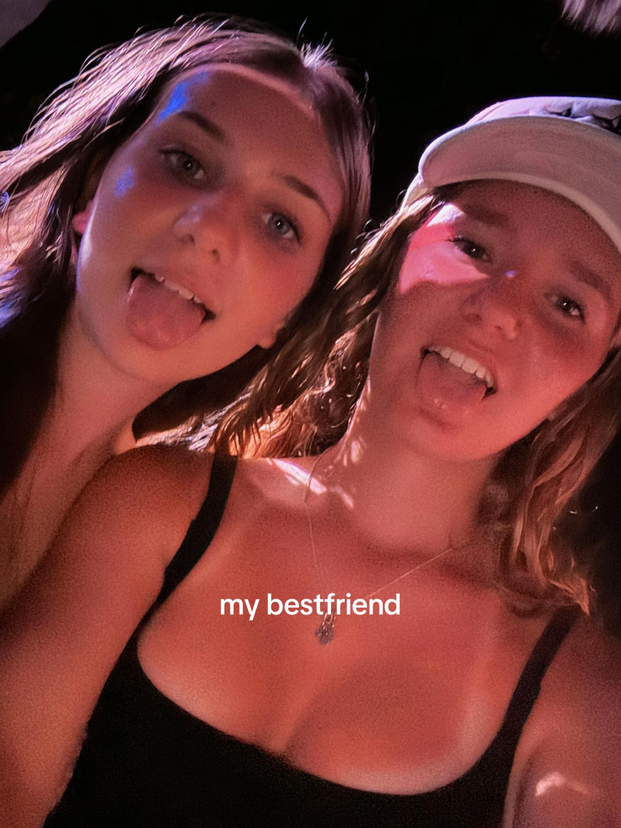 @👸🏼👸🏻