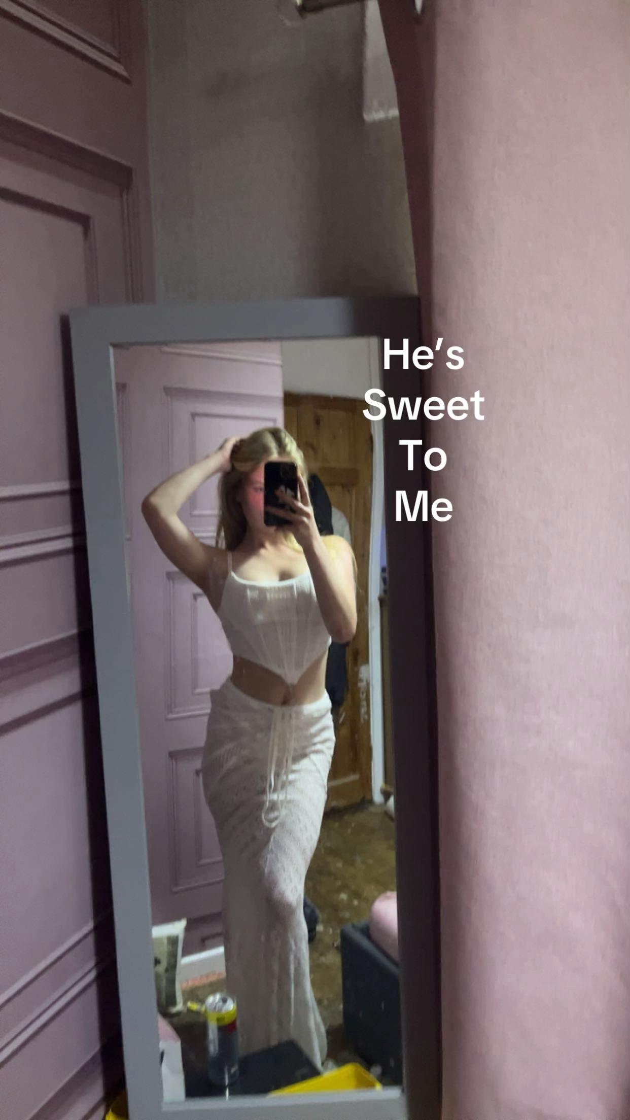@Maisie Holland