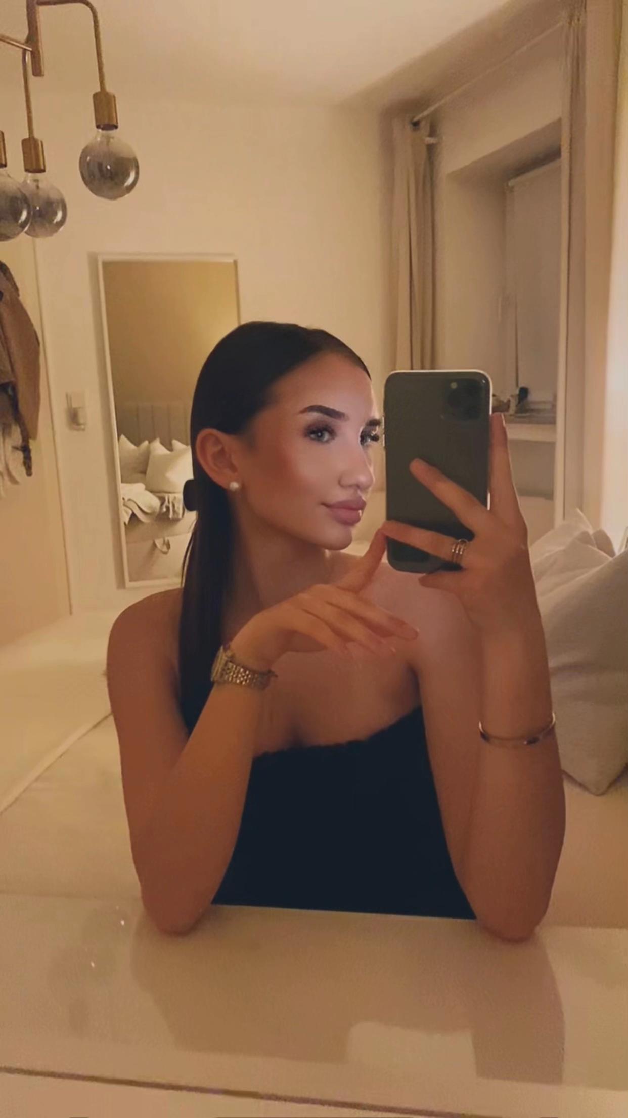 @𝐥𝐚𝐧𝐚 𝐚𝐬𝐥𝐚𝐧𝐨𝐯𝐧𝐚