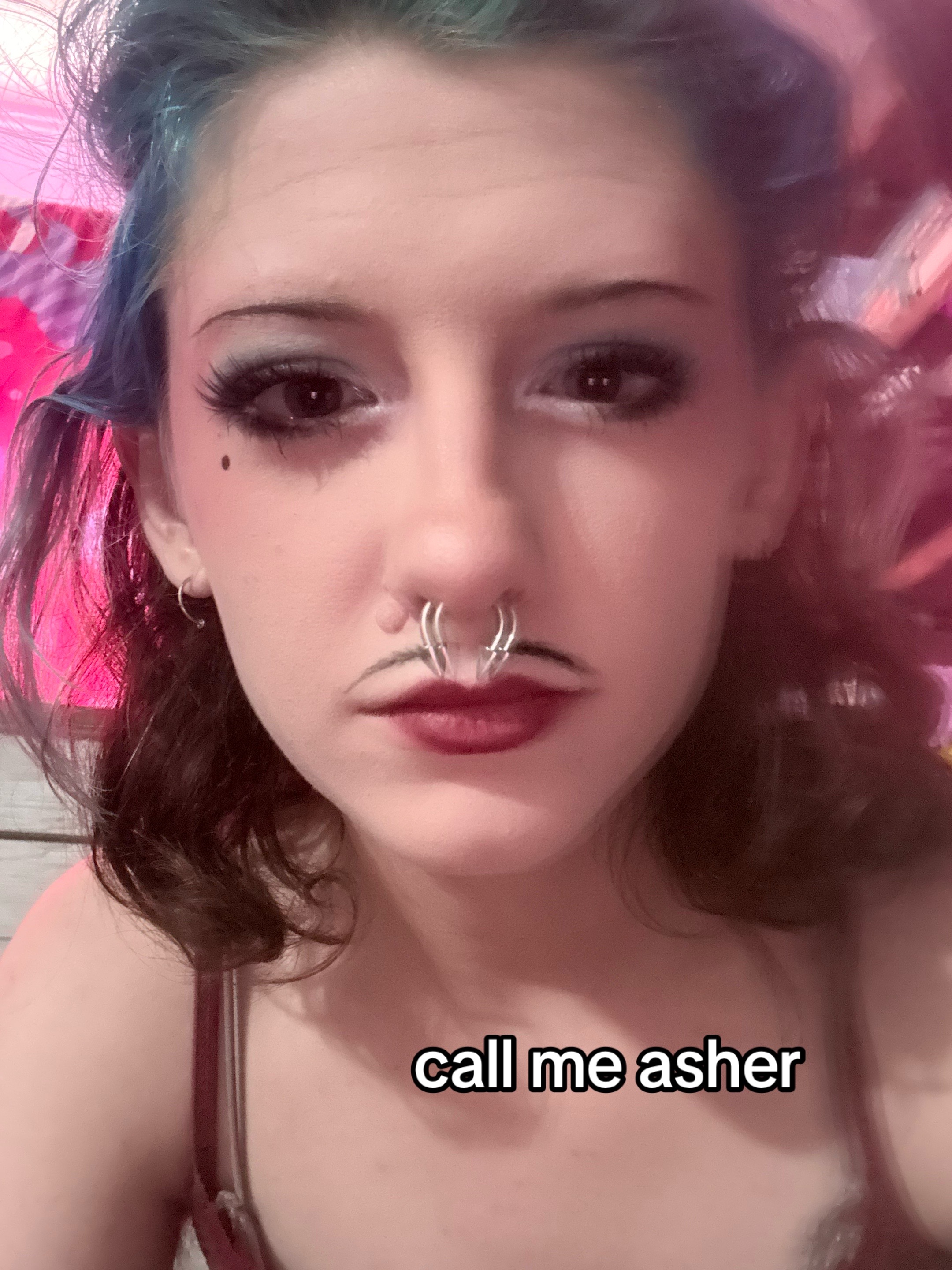 @ash (^_−)−☆