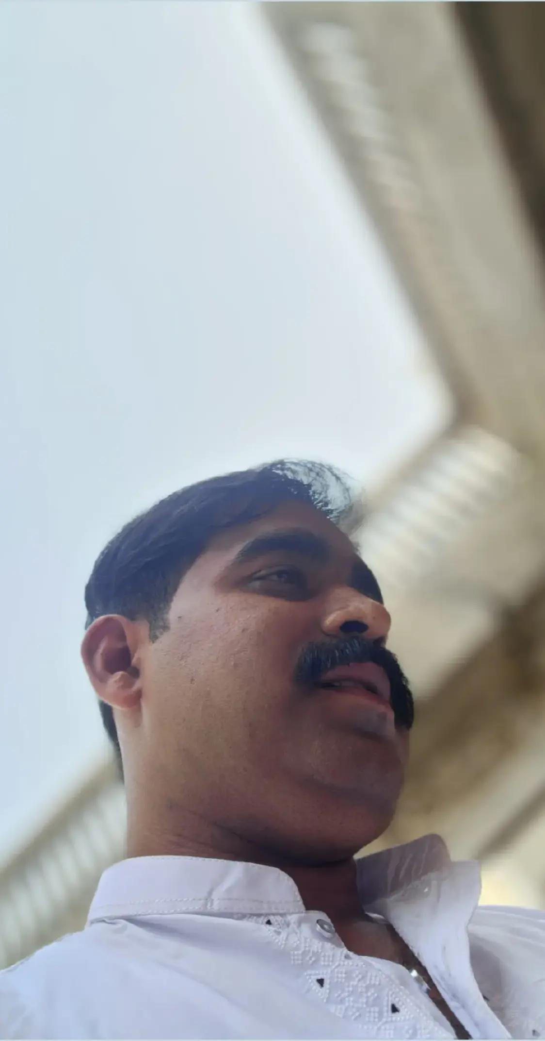 @احمر مشتاق ورک 🫀✨️😘