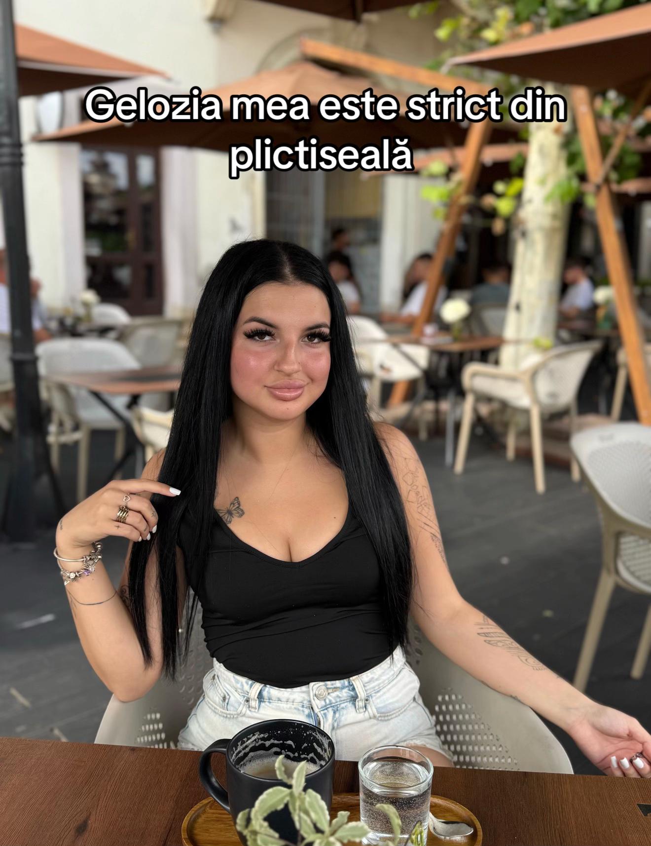 @Ioanasmicalll