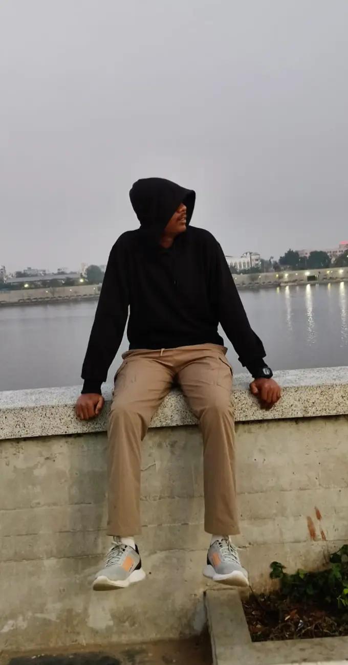 @K&iuml;&ntilde;g__R&atilde;b&igrave;sh