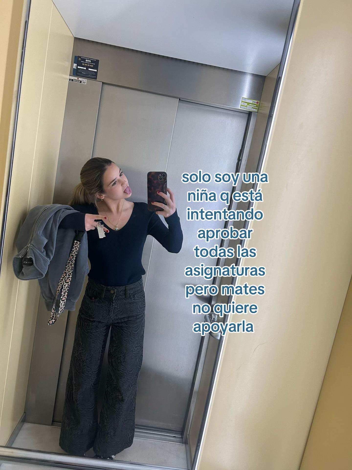 @isadeluquee