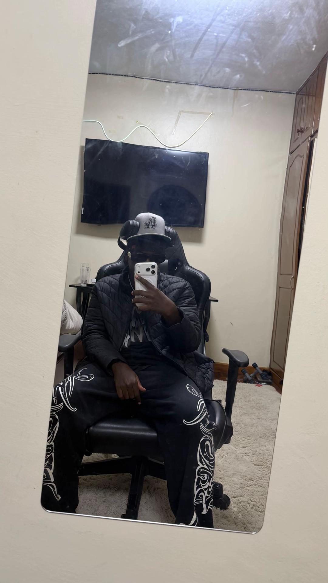 @𝕾𝖕𝖊𝖓𝖈𝖊𝖗🦇