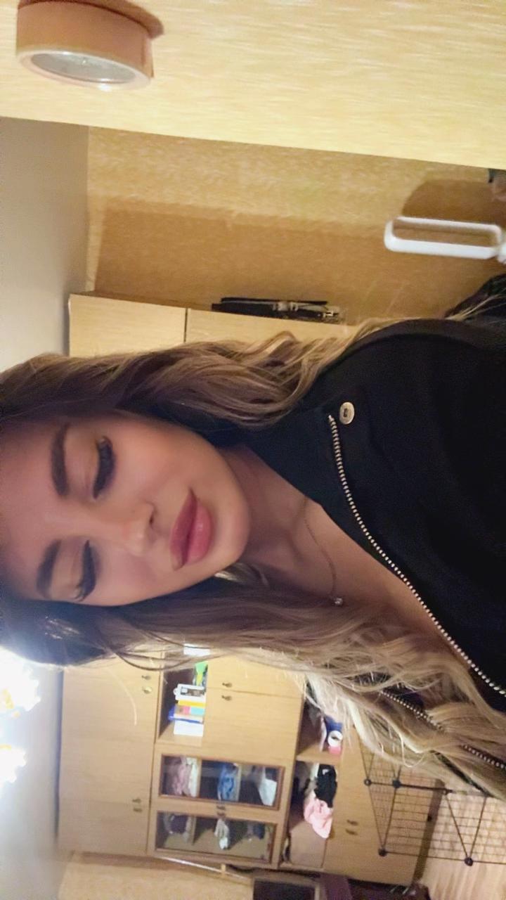 @🫦