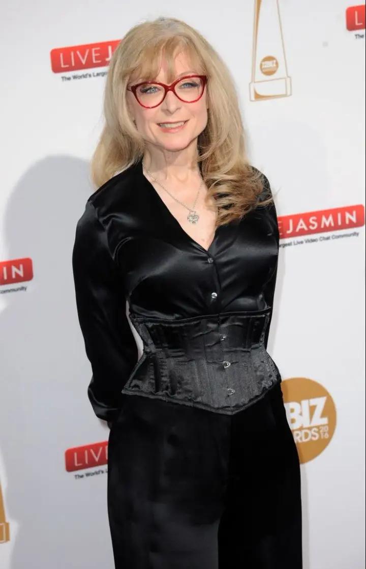 @Real Nina Hartley