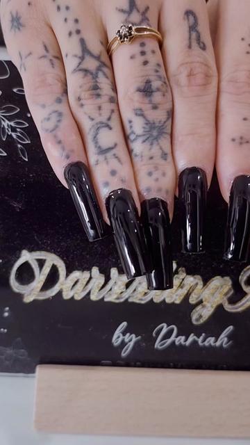 @Darzzling Nails