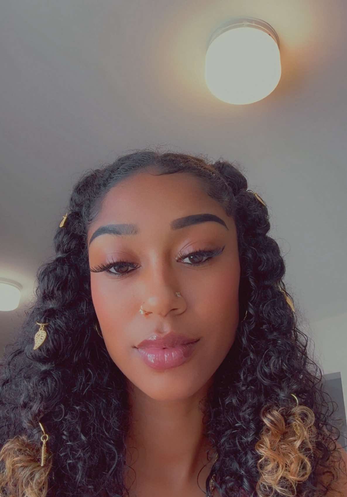 @CandyCane 🍭