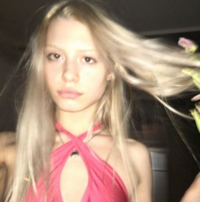@𝚜𝚘𝚗𝚢𝚊_𝚑𝚘𝚏𝚏🐇