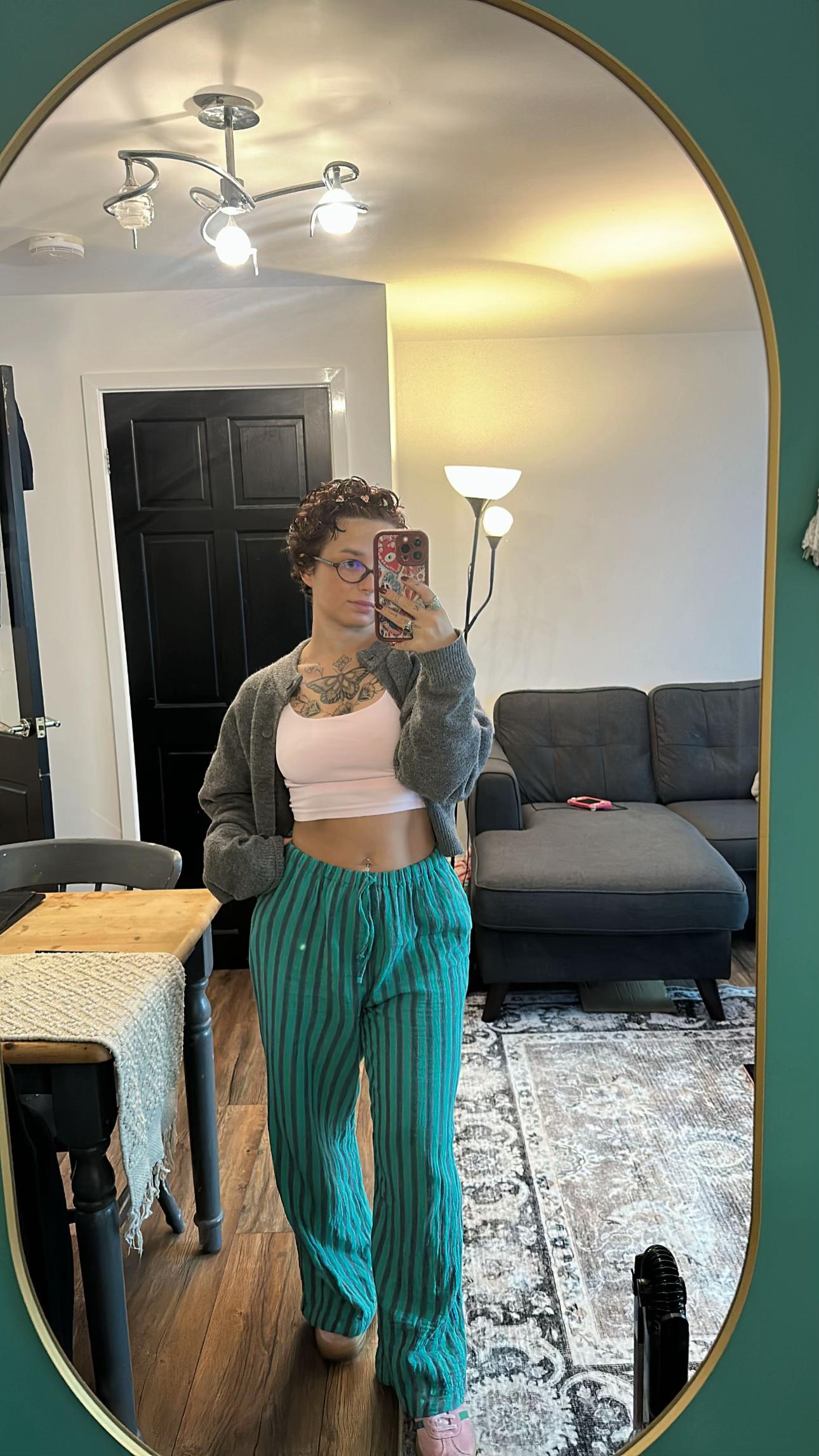 @Ella🖤