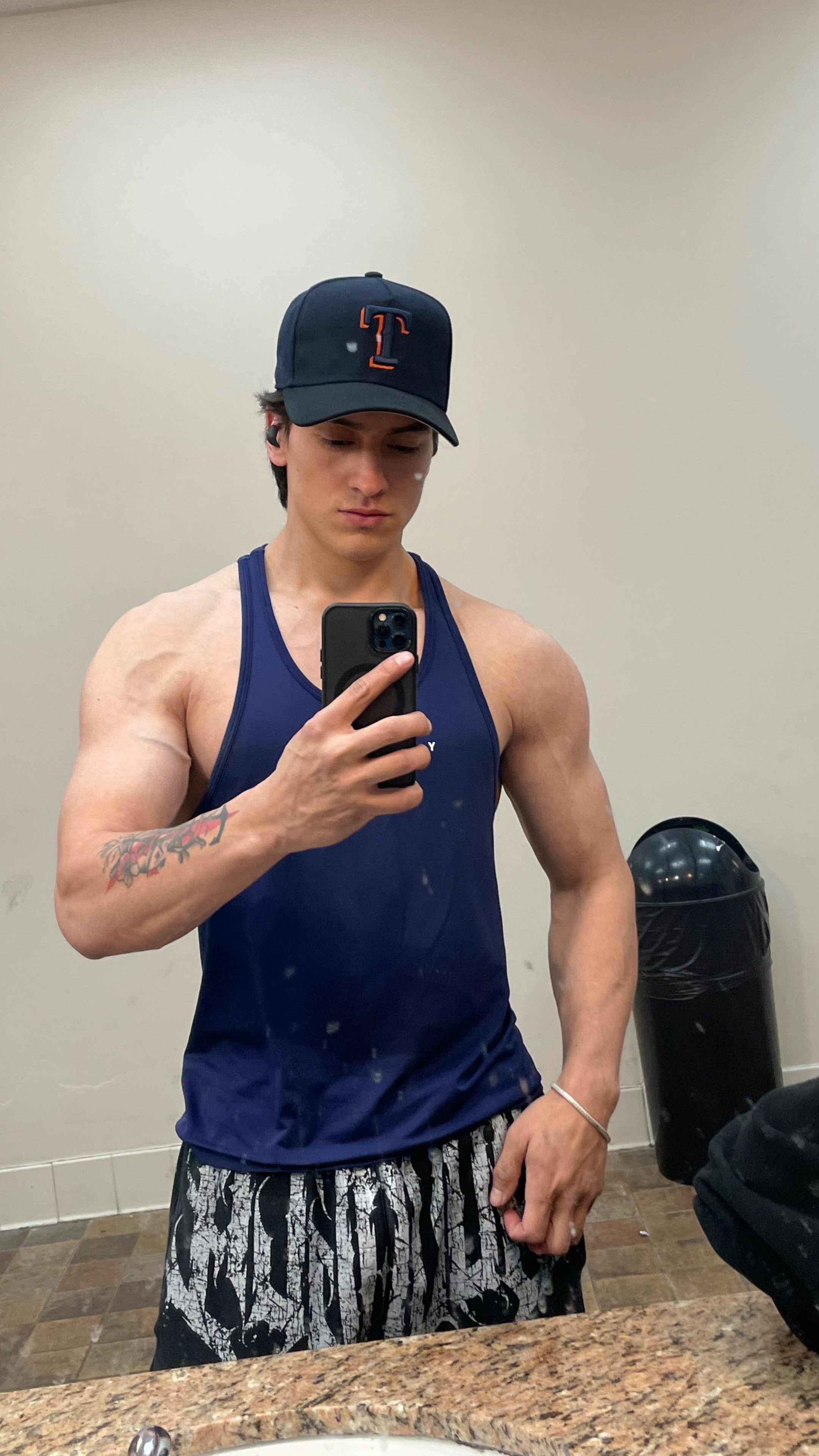 @iivann11