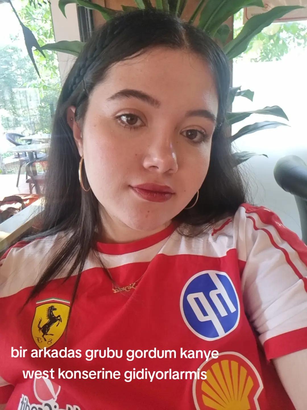 @şeyda ⋆˚꩜。