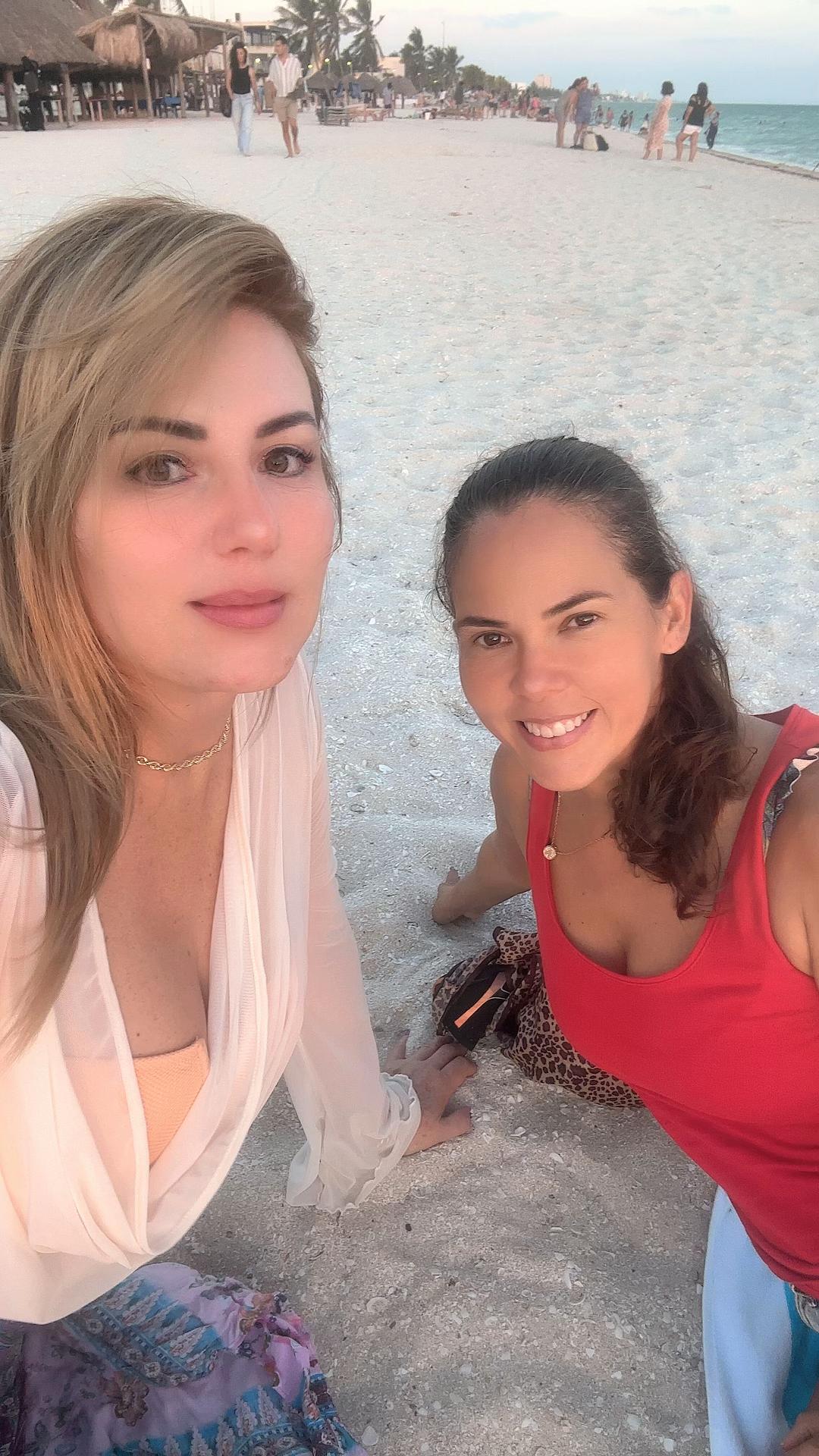 @Adriana Luna