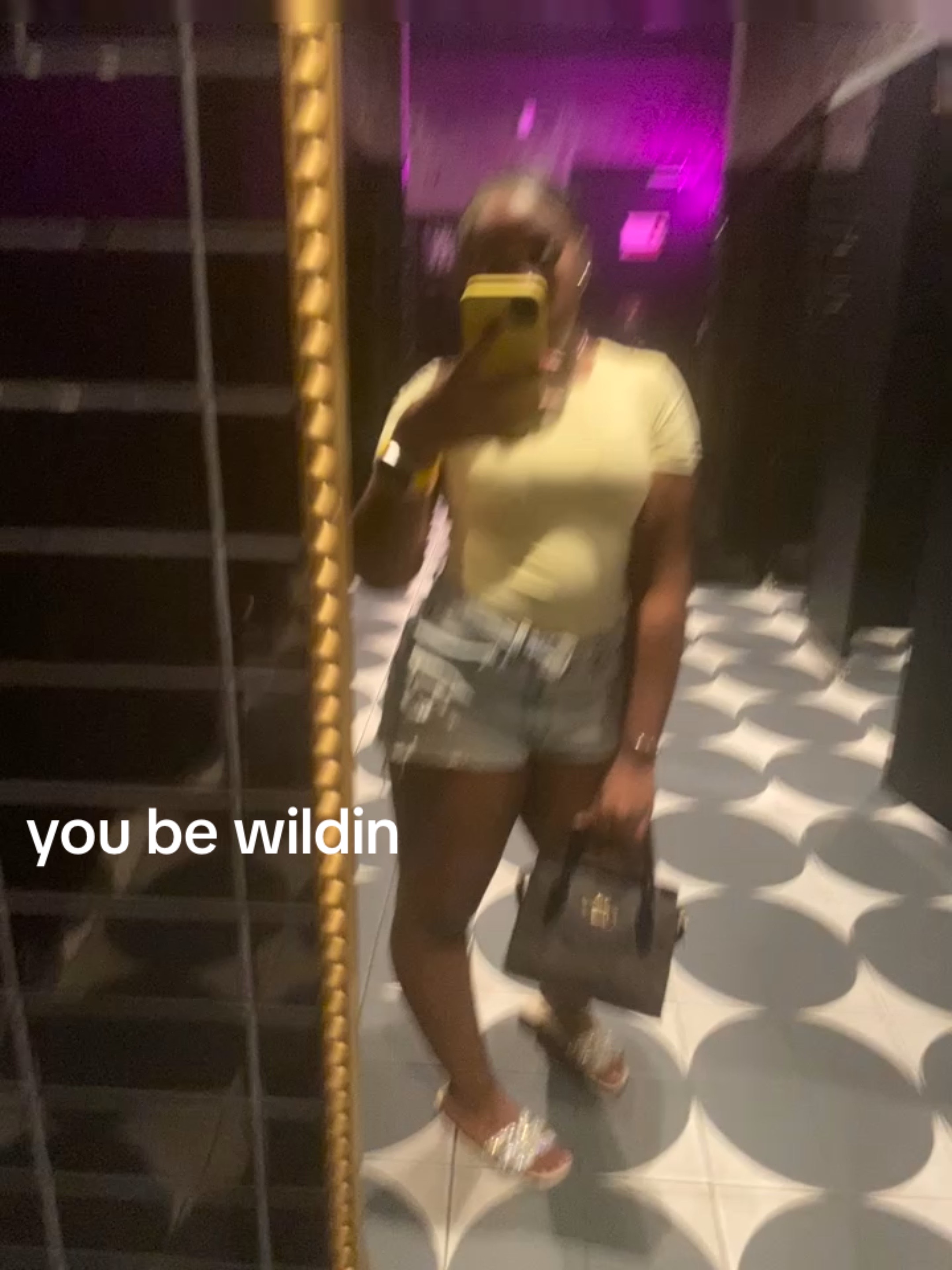 @vickyy💛🫧