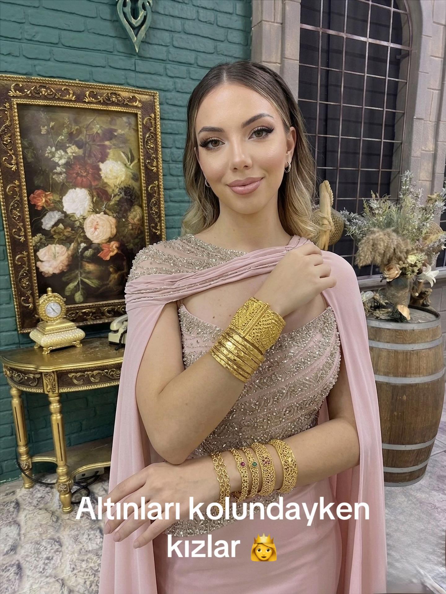@Elif Albayrak