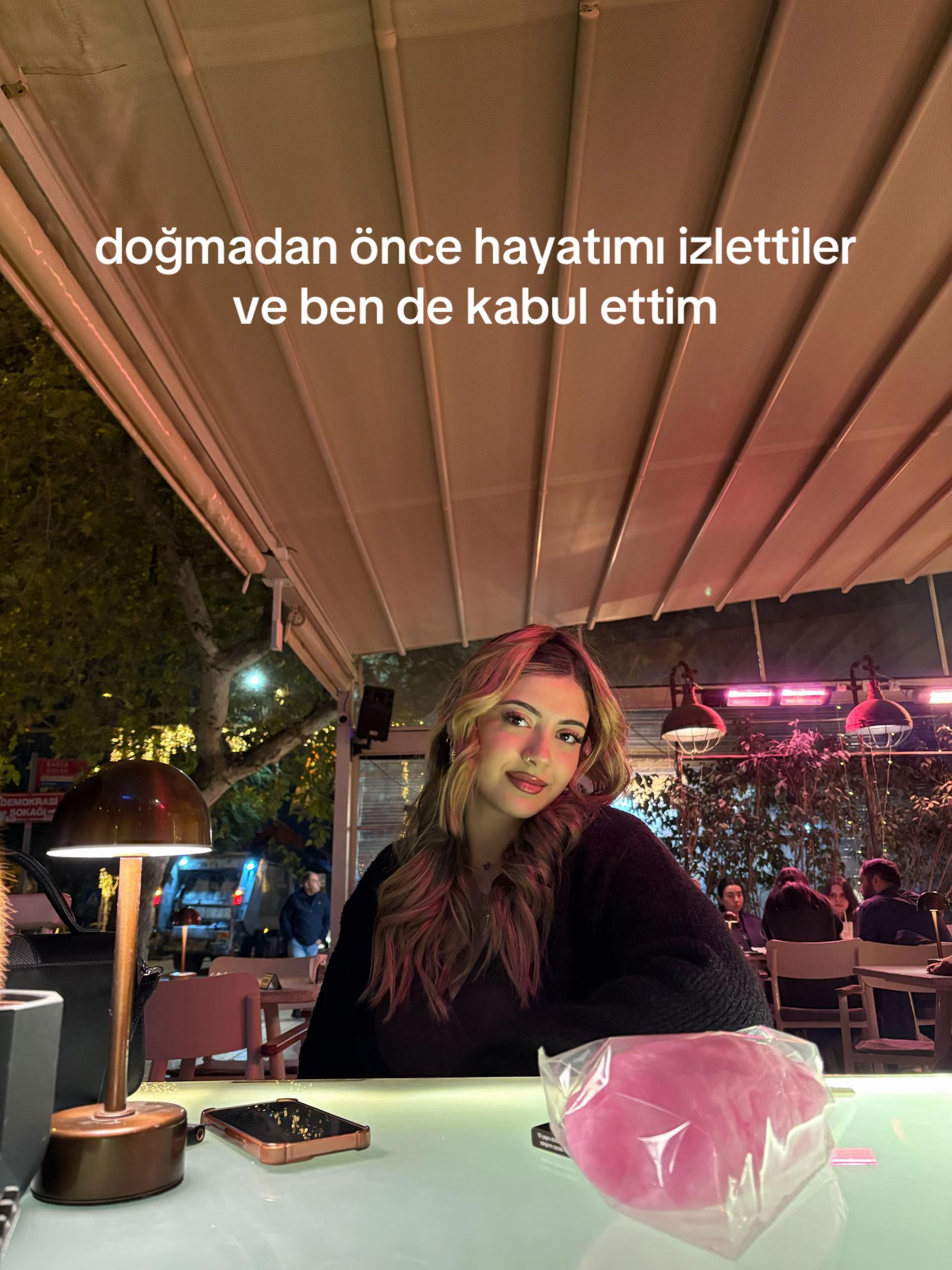 @yarenipekb