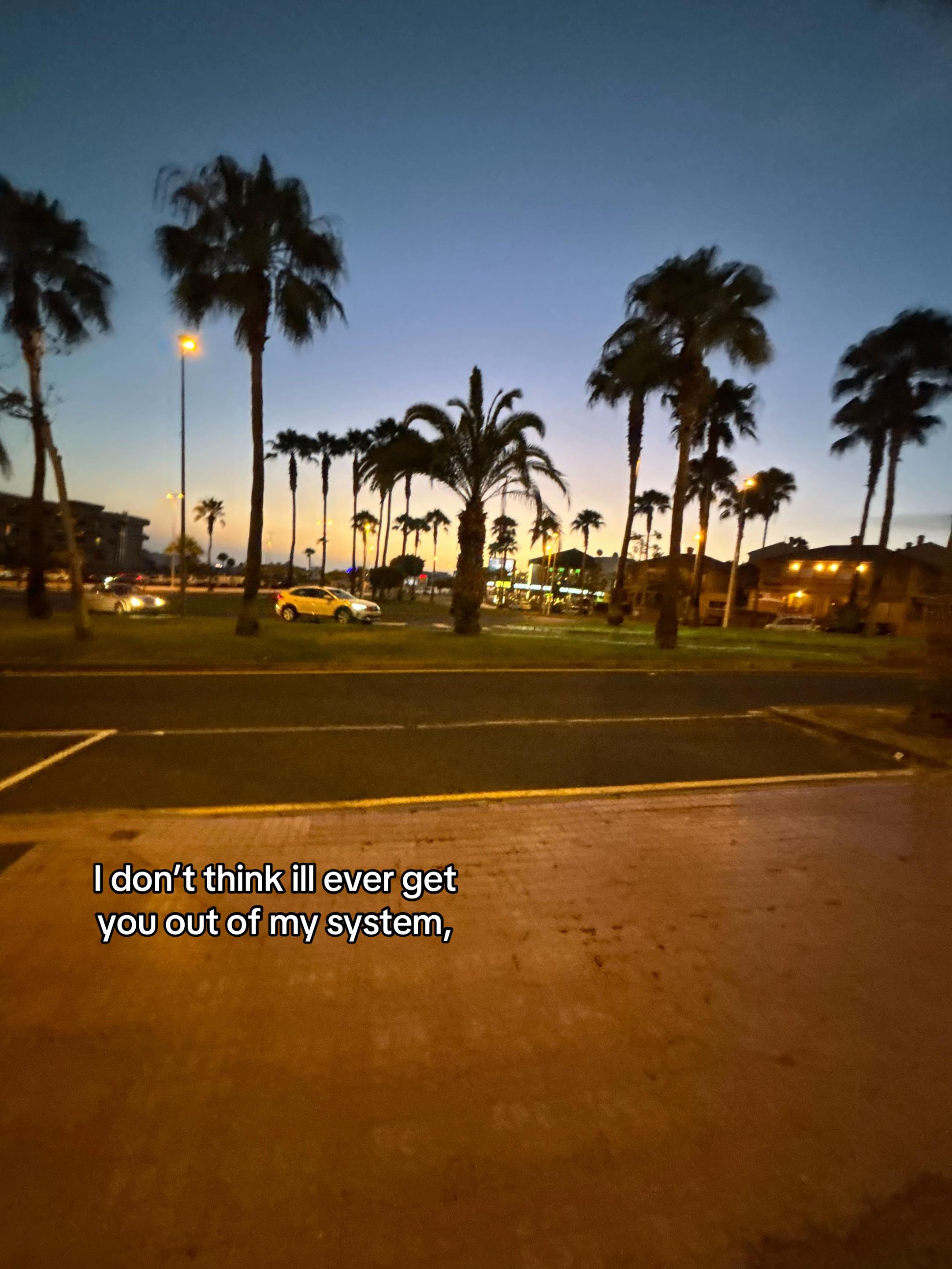 @Chloe