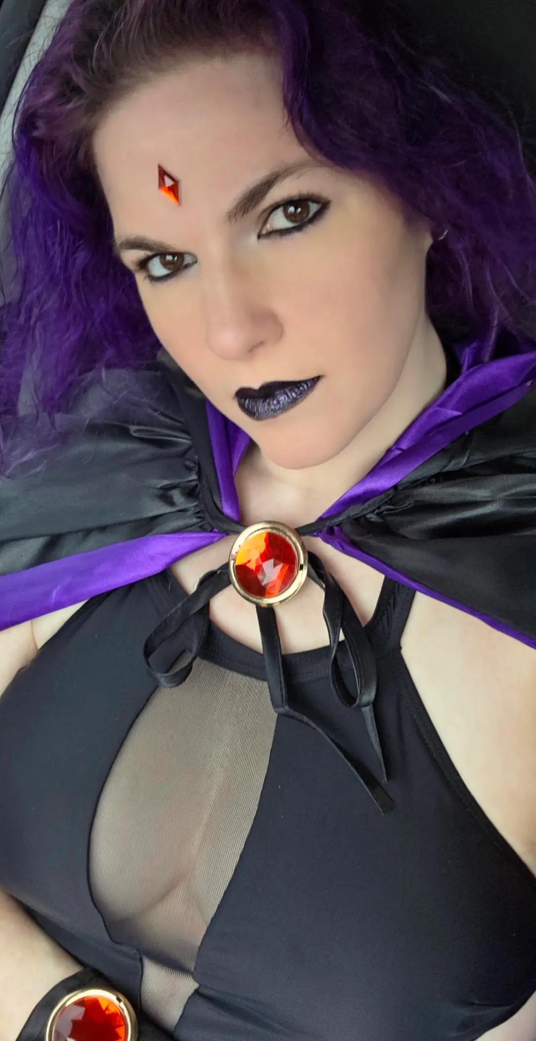 @GlitterGothQueen