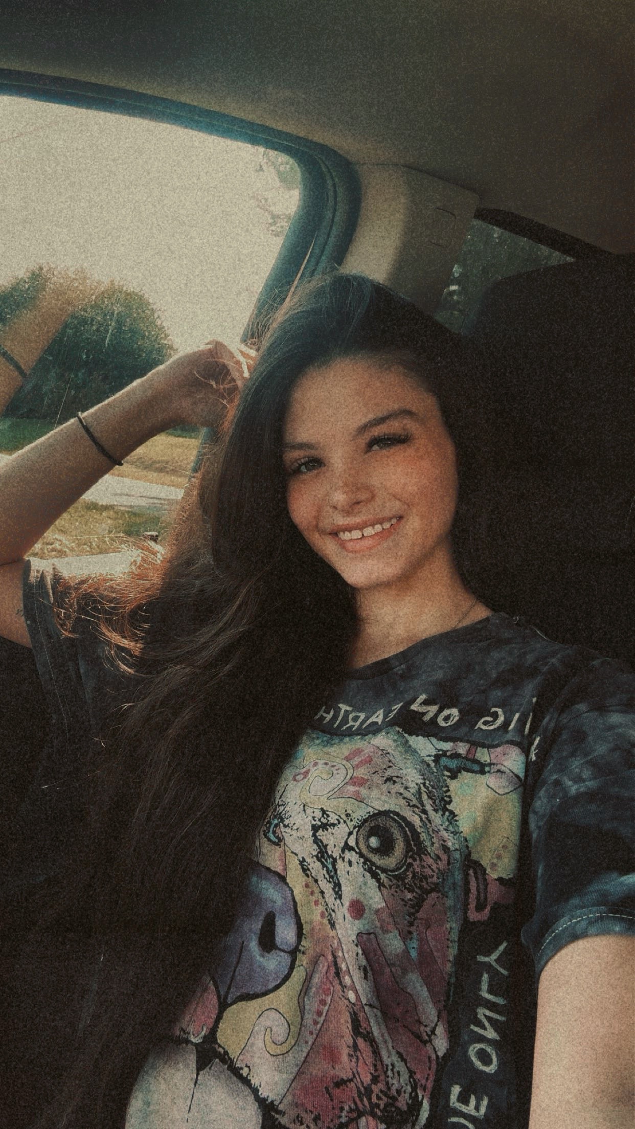 @H 🦋