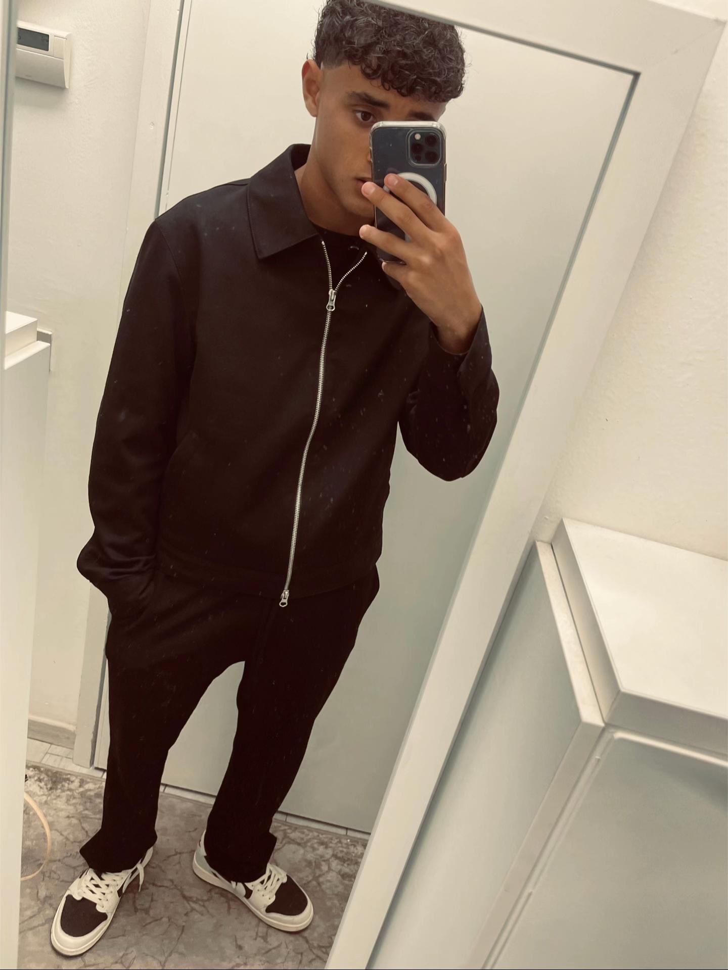 @elkha_