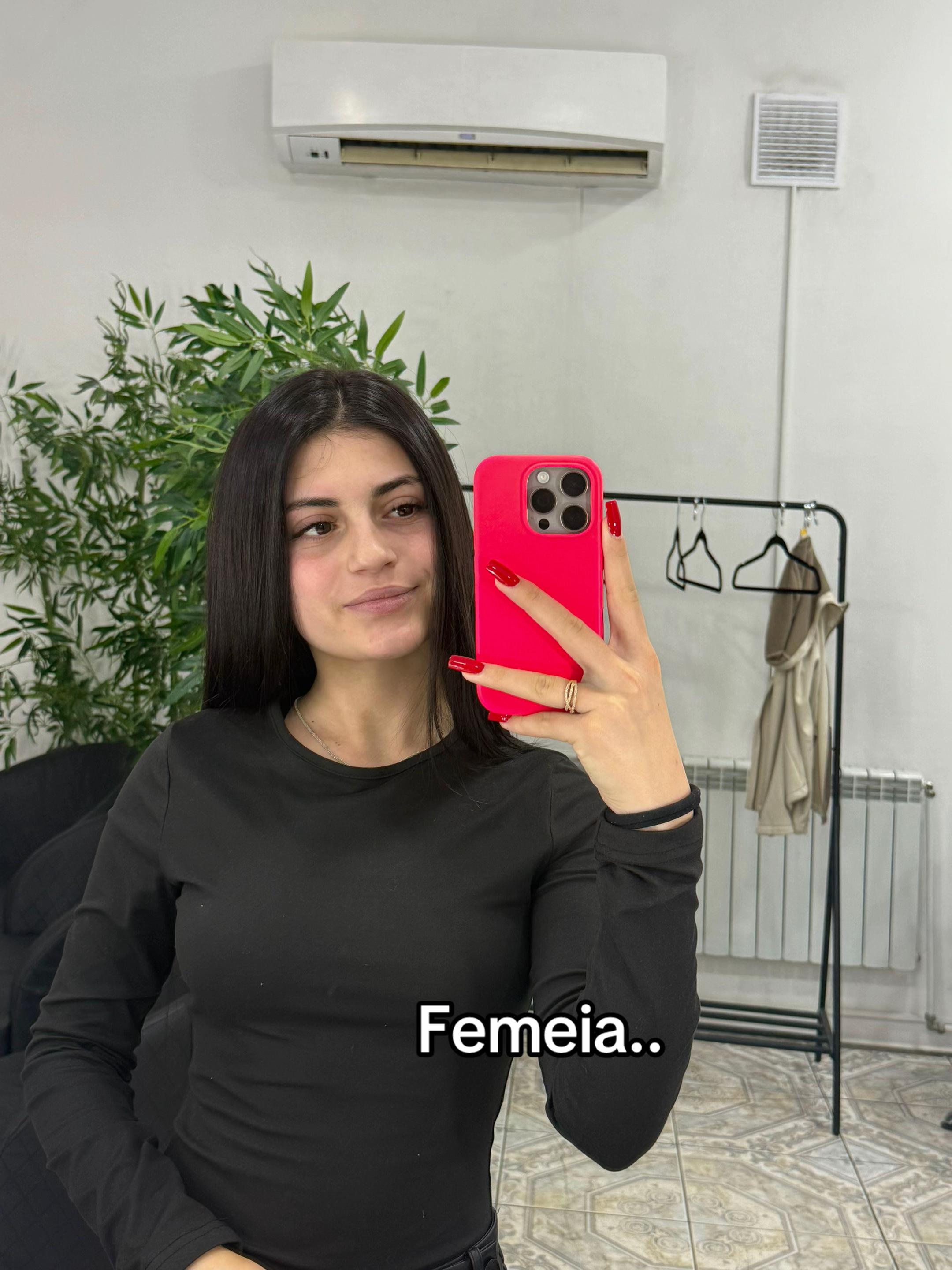 @victoriasecara_0😘