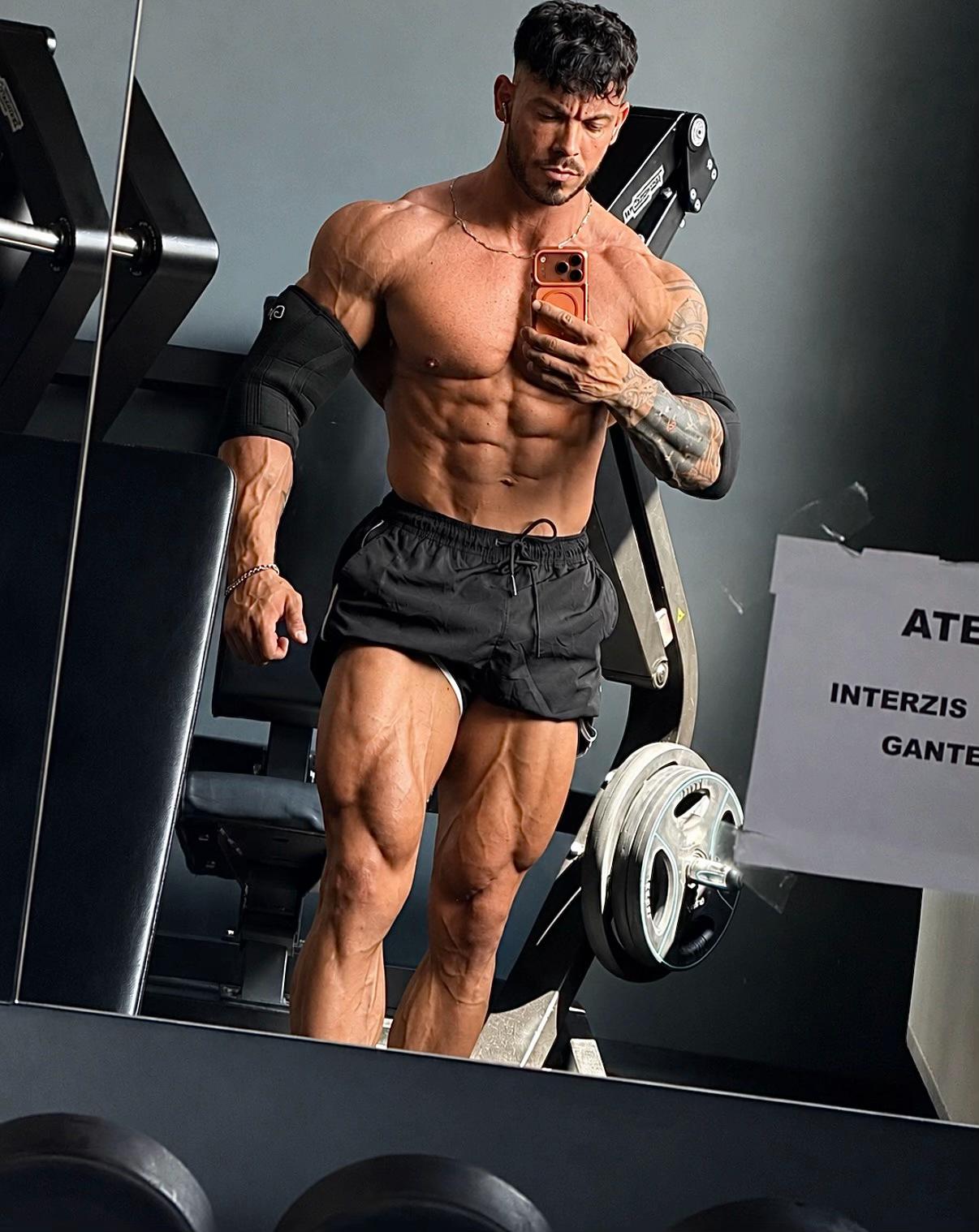 @Georgearvat_