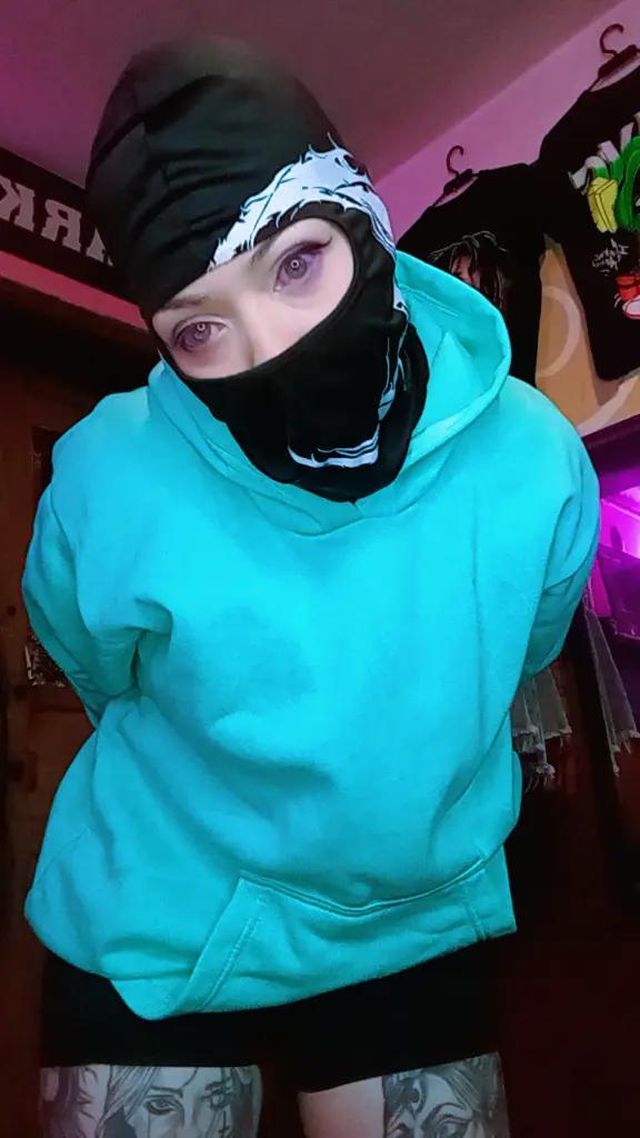 @BrujaOzkura666