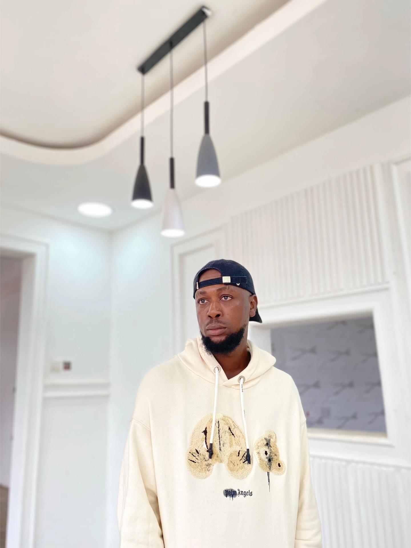 @KWESI WORD📸