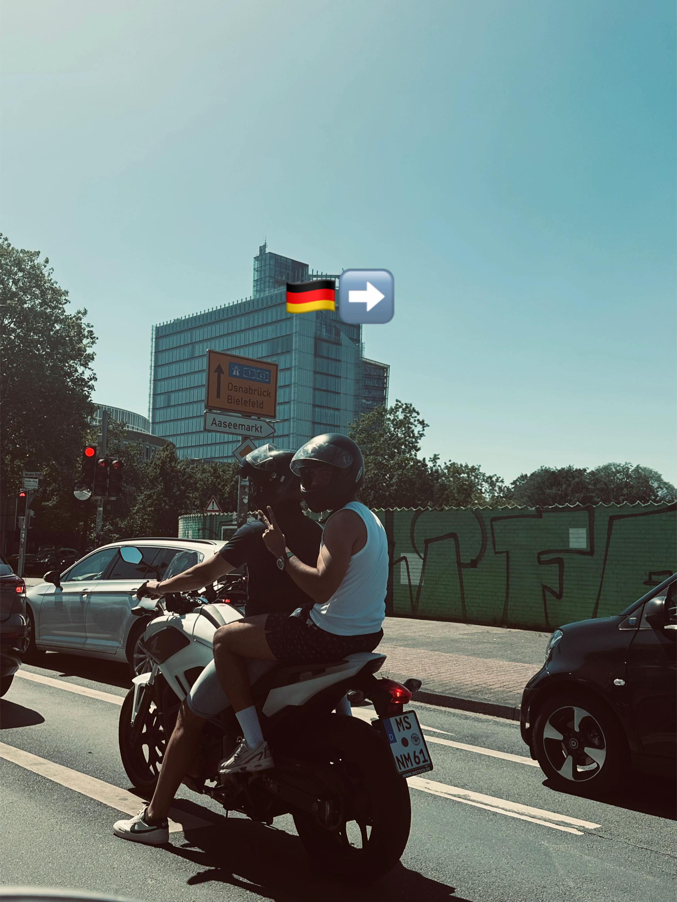 @Hamza🇩🇪🇲🇦