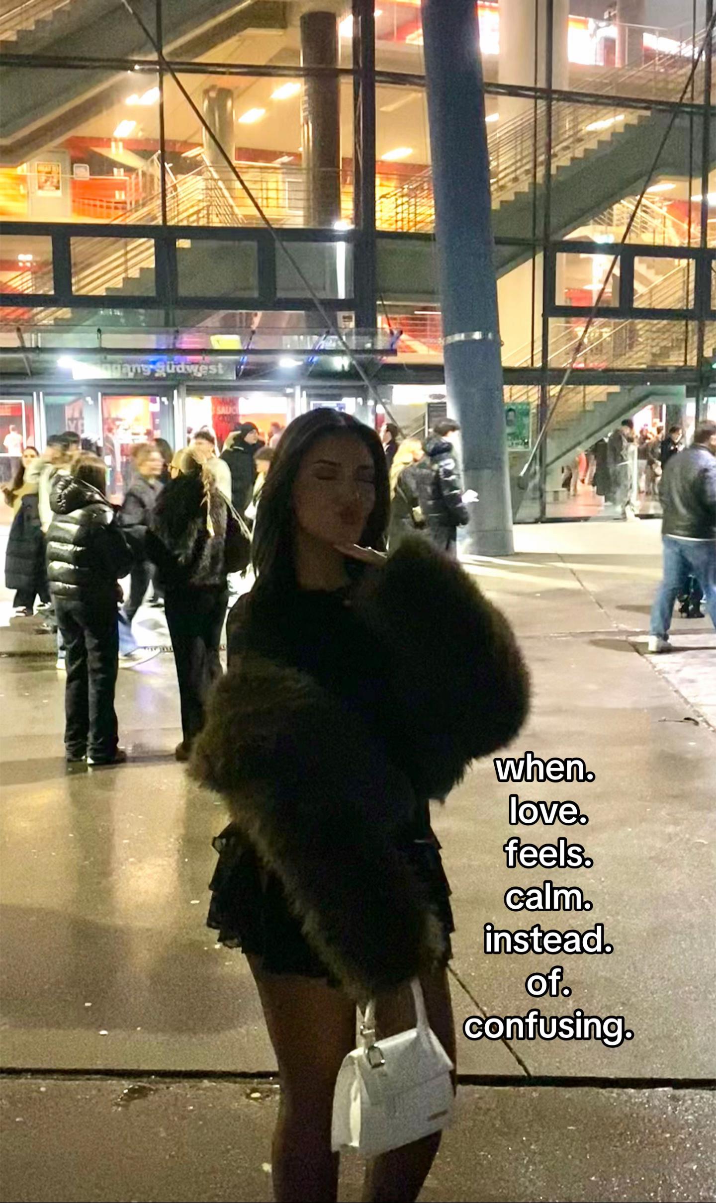 @𝒦𝒾𝒶𝓃𝒶