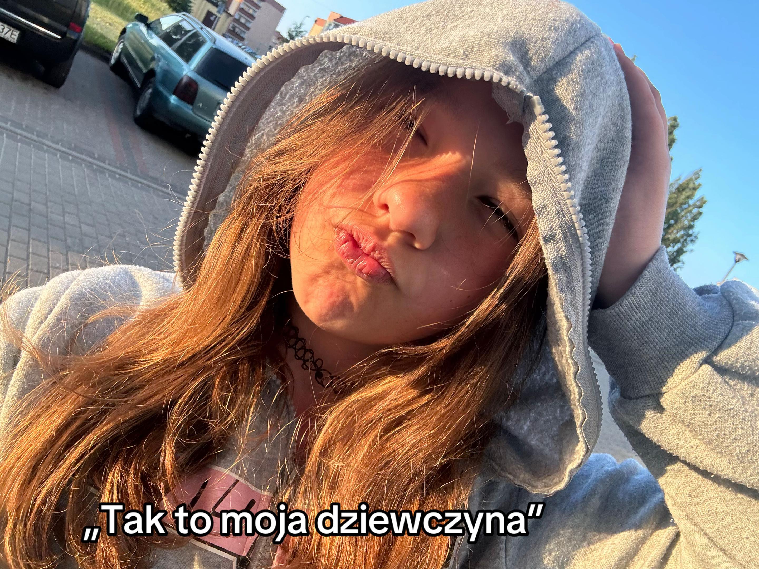 @:3