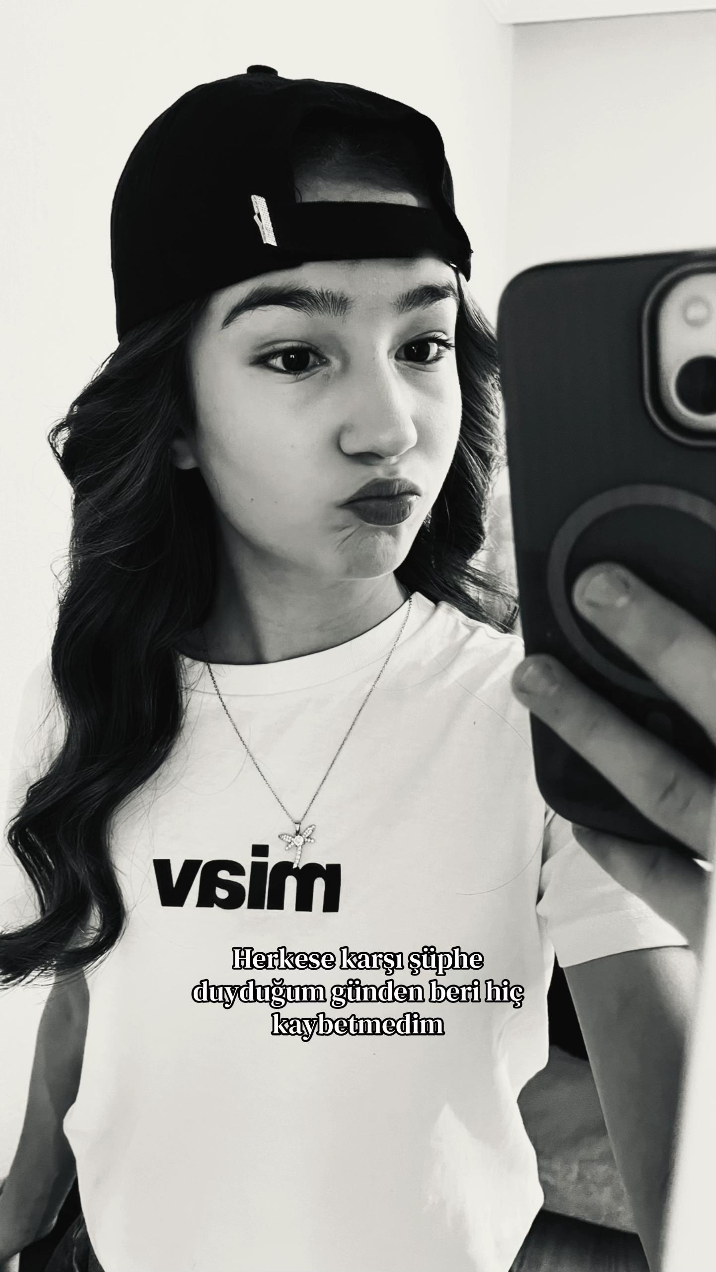 @𝓐𝓭𝓪