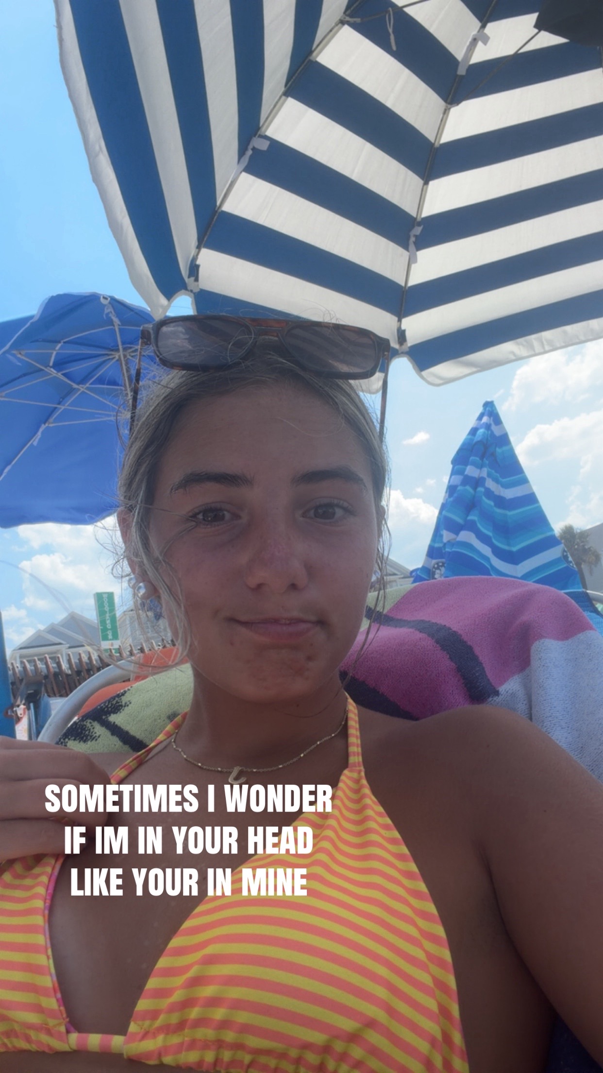 @👩🏽🦯👩🏽🦯➡️