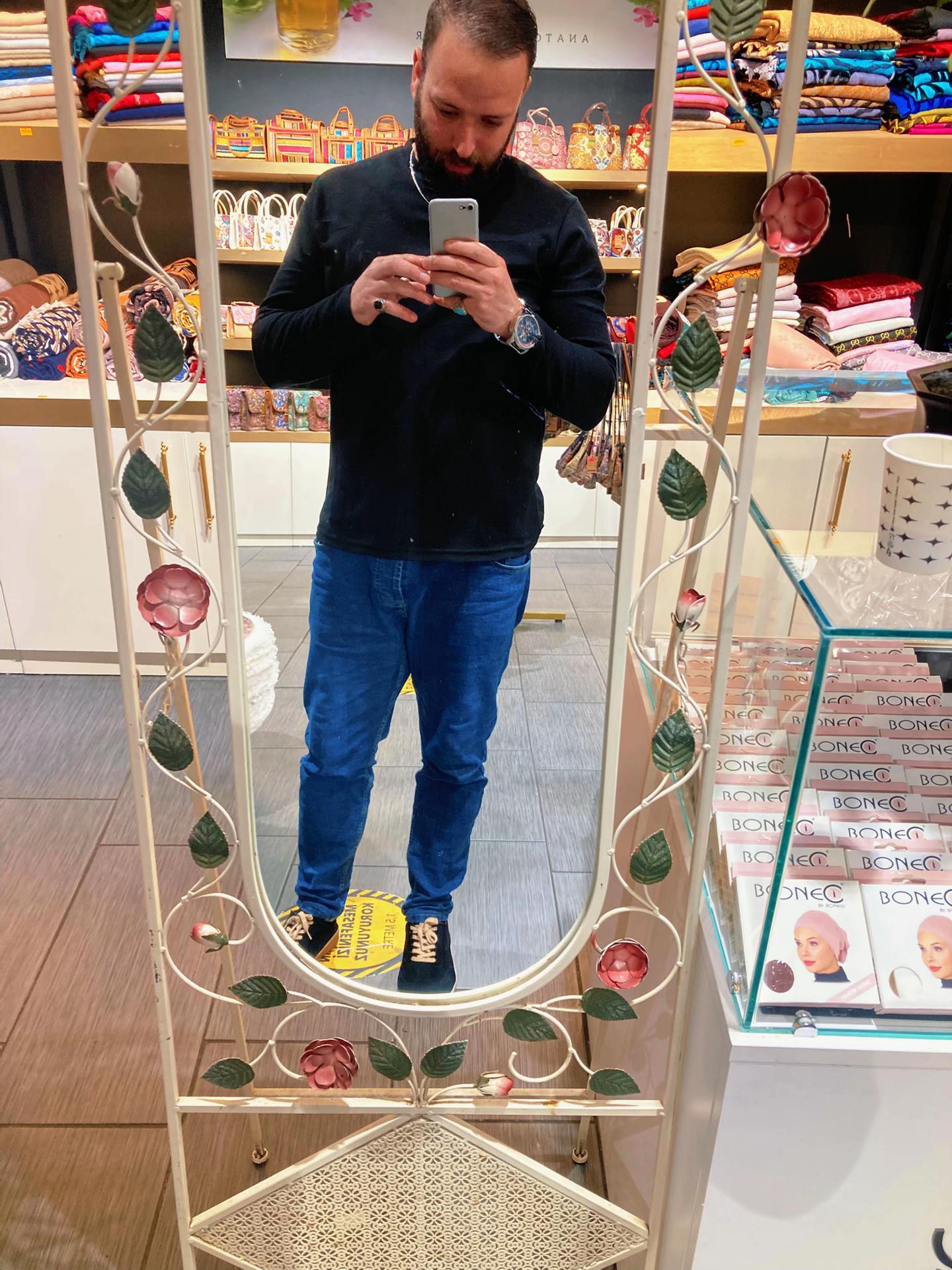 @GOLDEN💥BOY
