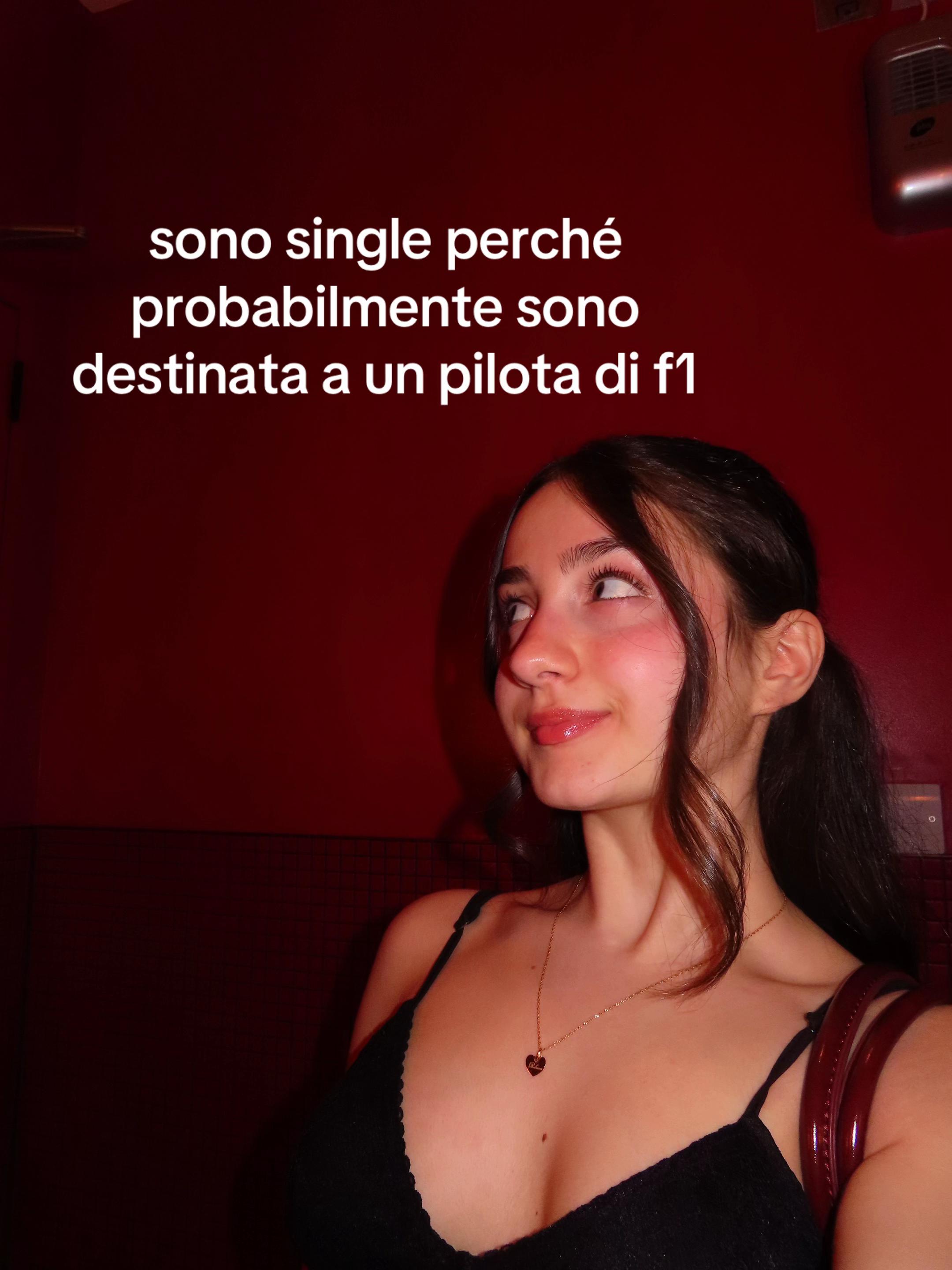 @rebeeee