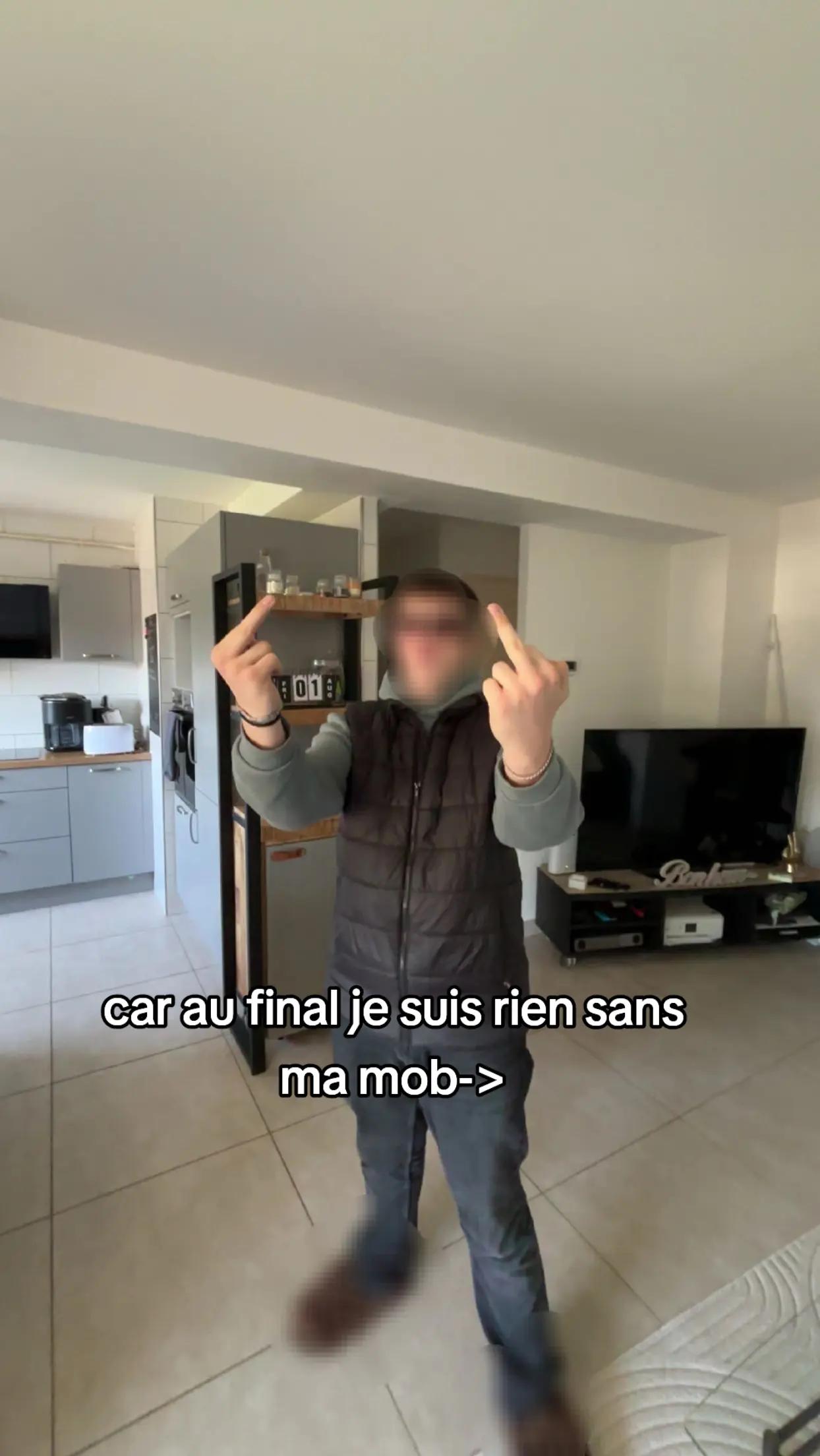 @Ew_nn'🏴&zwj;☠️