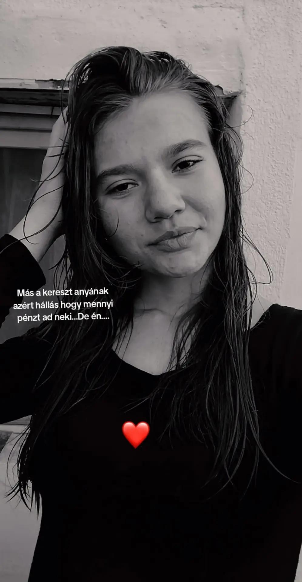 @Barbara Szab&oacute;