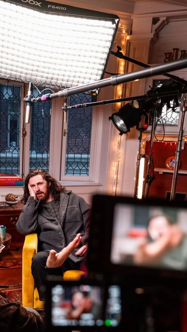 @Hozier Updates 🍂