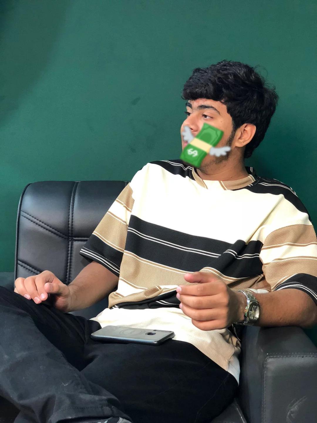 @Daniyal💸🕊️🖤