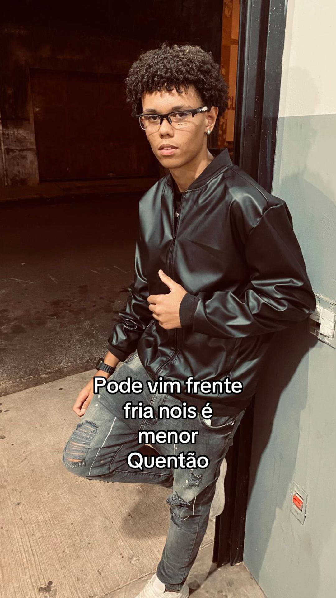 @🏄🏻♂️