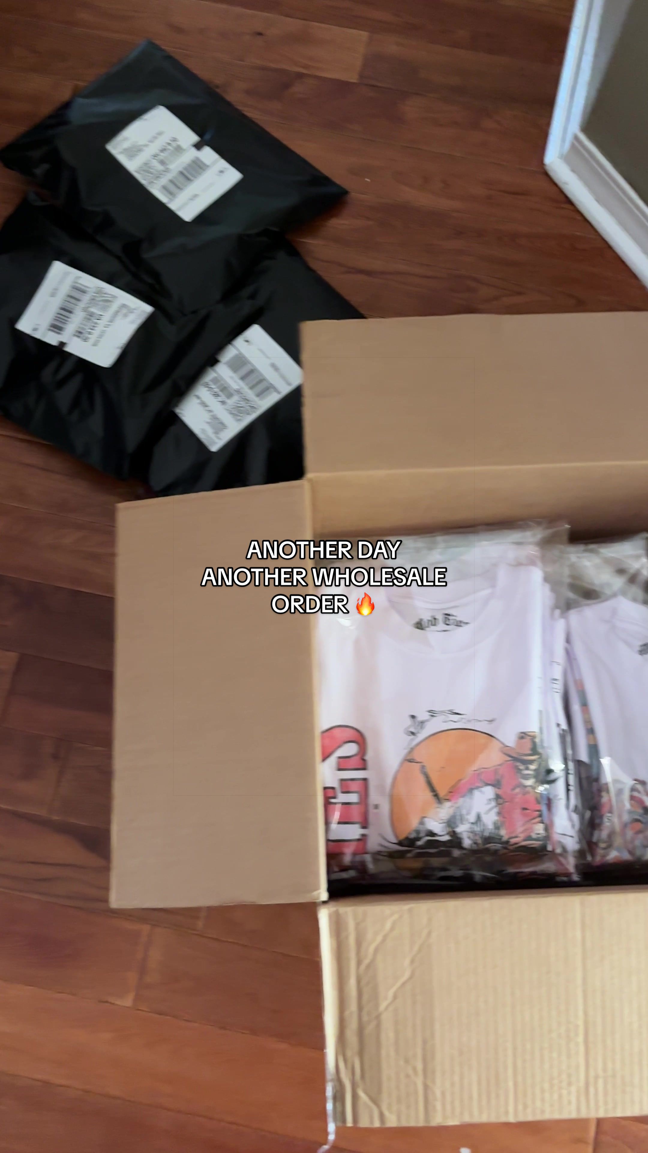 @MOBTIES CLOTHING