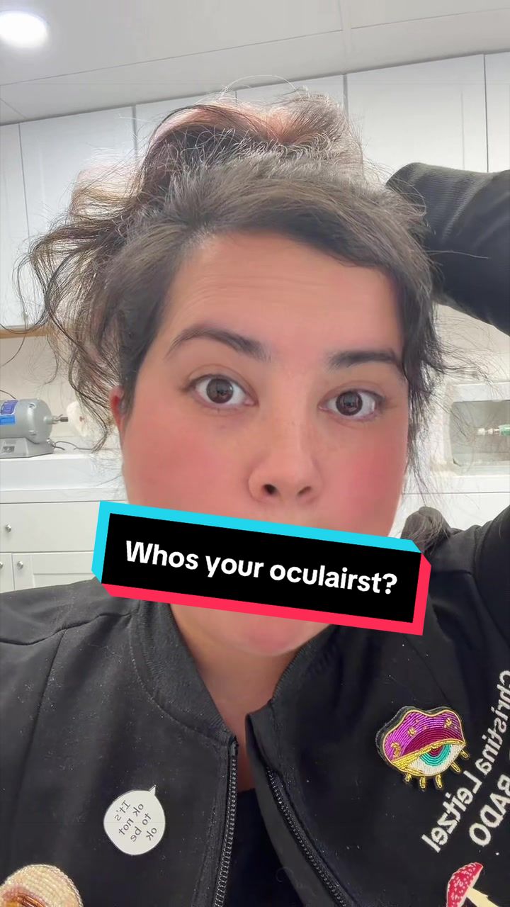 @Christina_Oculara