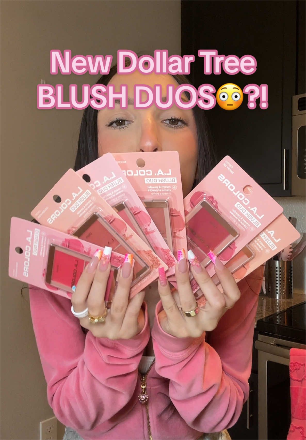 @ItsAlexisSimone