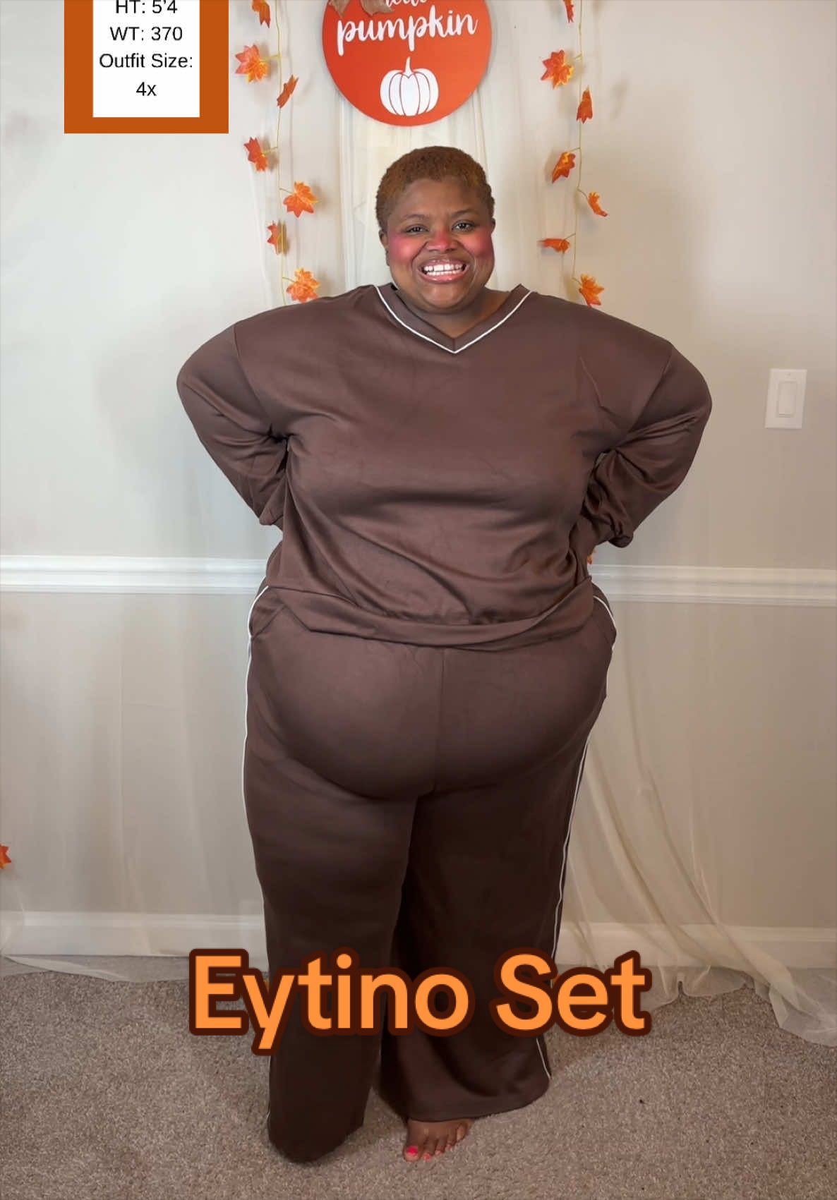 @Nikki • Plus Size Fashion