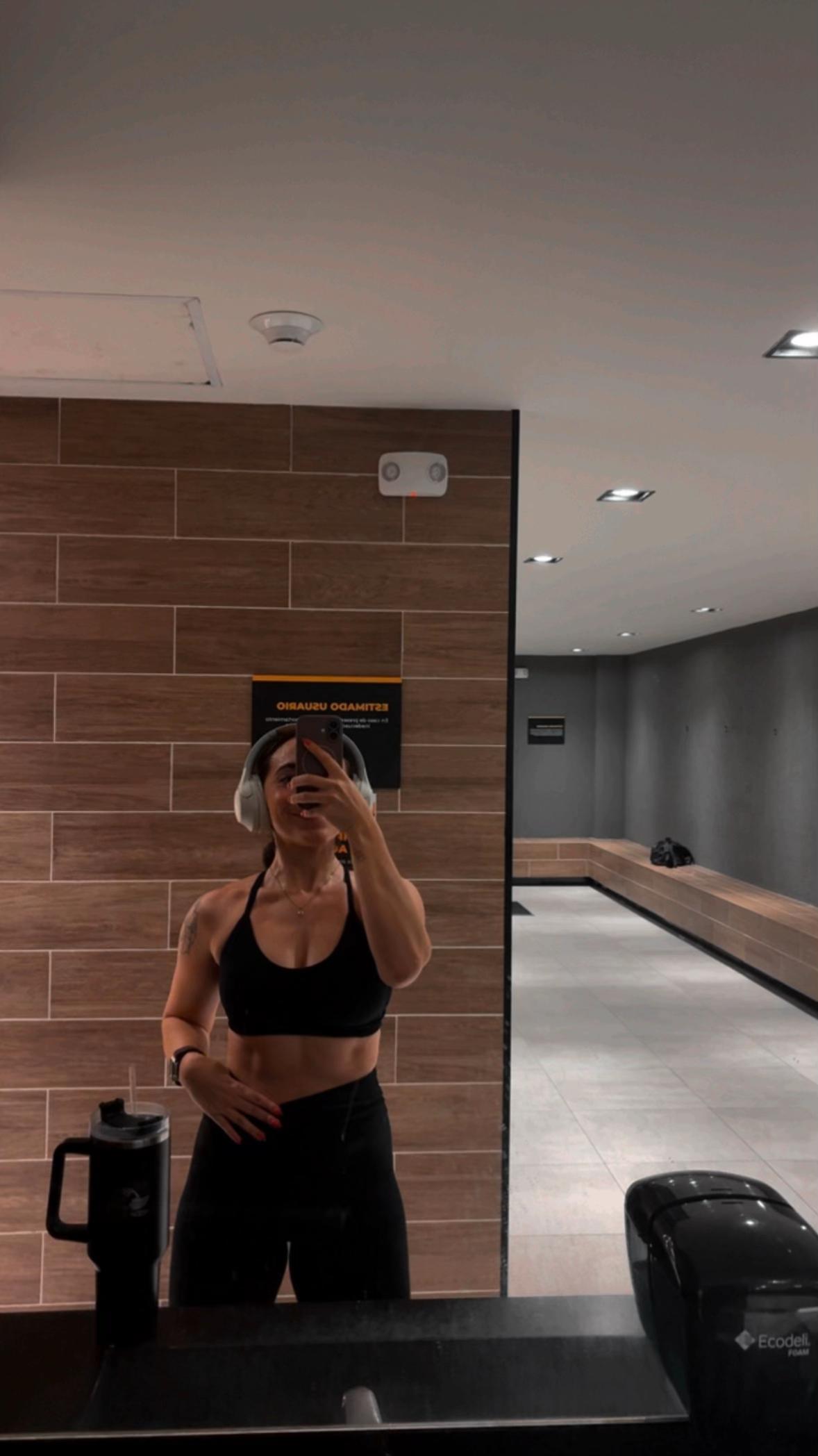 @Adriana Zafra VD